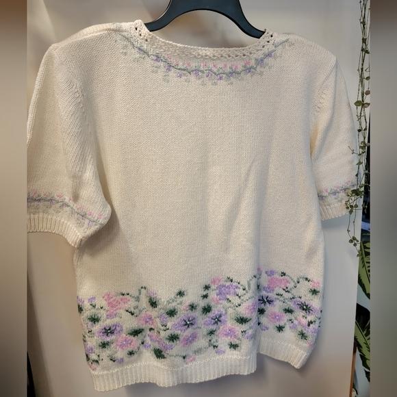 Floral Sweater Tee L - Picture 7 of 11